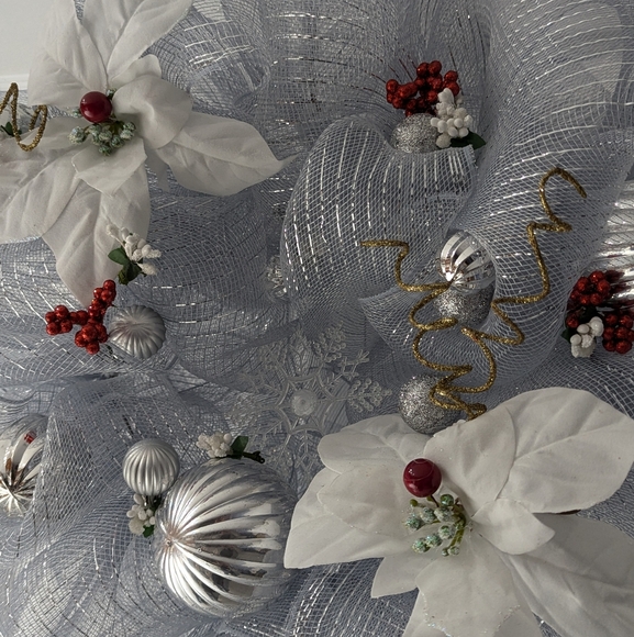 MC2 | winter berries wreath - Picture 6 of 7